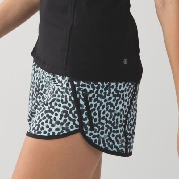 Lululemon Tracker Short III *4-way Stretch - Ace Spot Tranquil Blue Black/Black - Picture 3 of 11